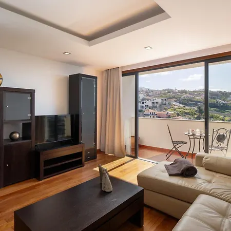 Lobos Horizon By An Island