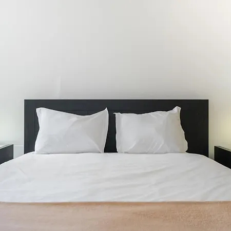 Lobos Horizon By An Island *