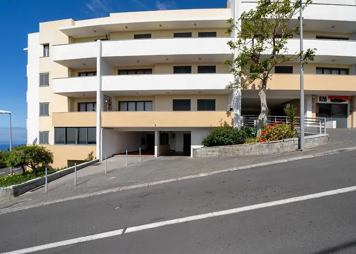 Lobos Horizon By An Island 卡马拉-德洛布什